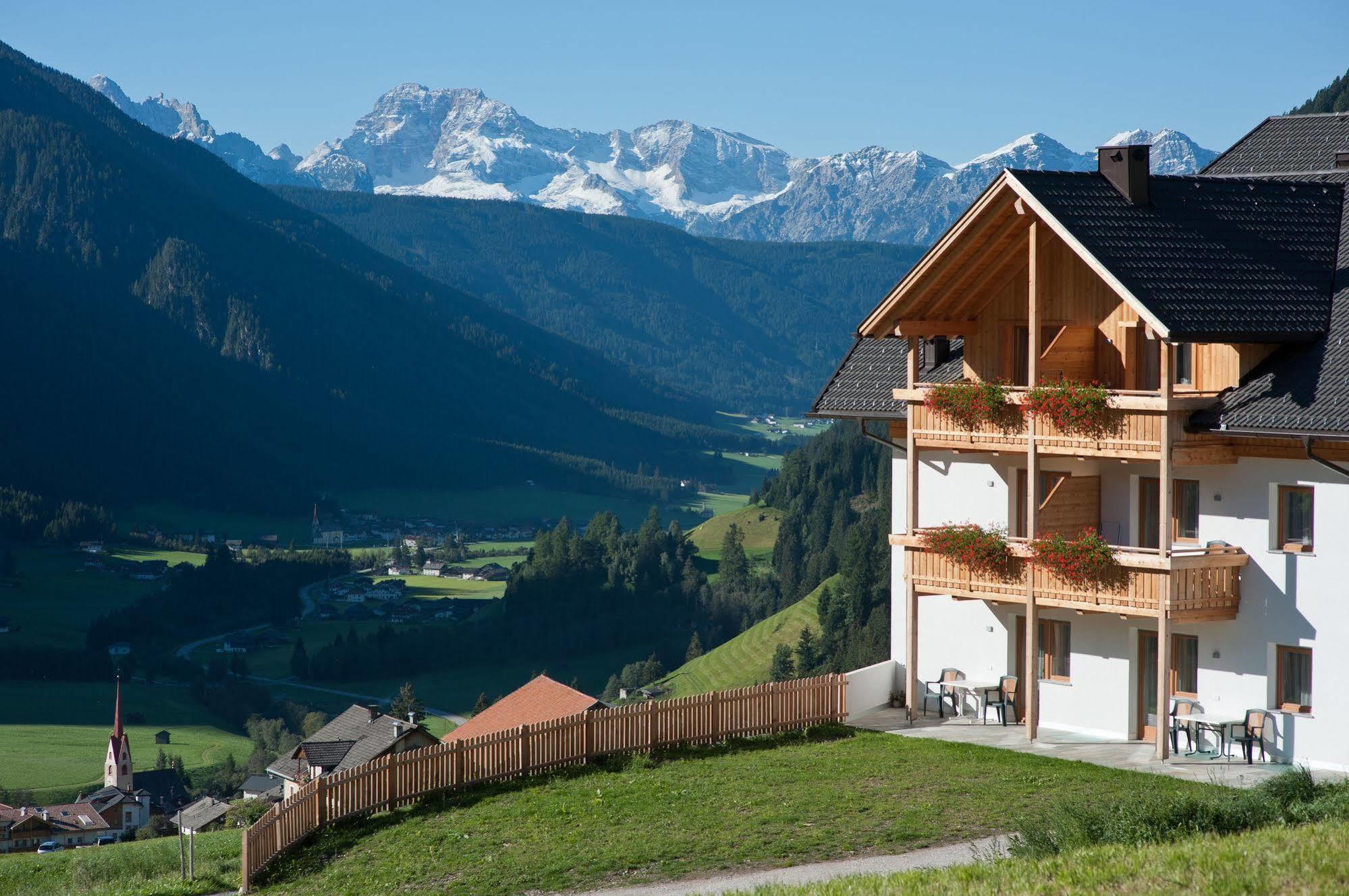 Mountain Residence Montana サンタ・マッダレーナ・イン・カジーエス エクステリア 写真